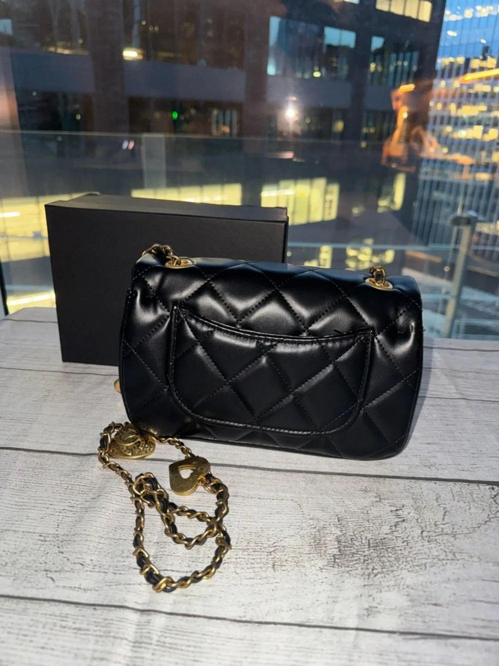 Chanel Makeup Bag charm crossbody purse chain CC black gold quilted - Picture 2 of 6